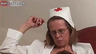 Dirty mature woman gets her pussy disobeyed