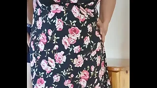 Taking down the big Granny panty and her naked ass shows up.