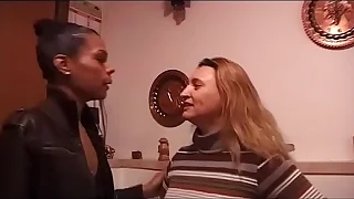 L'amica di mia madre è una troia